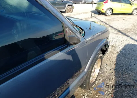 1996 GMC Sonoma из США, поврежденный, VIN 1GTCS1943T8508309